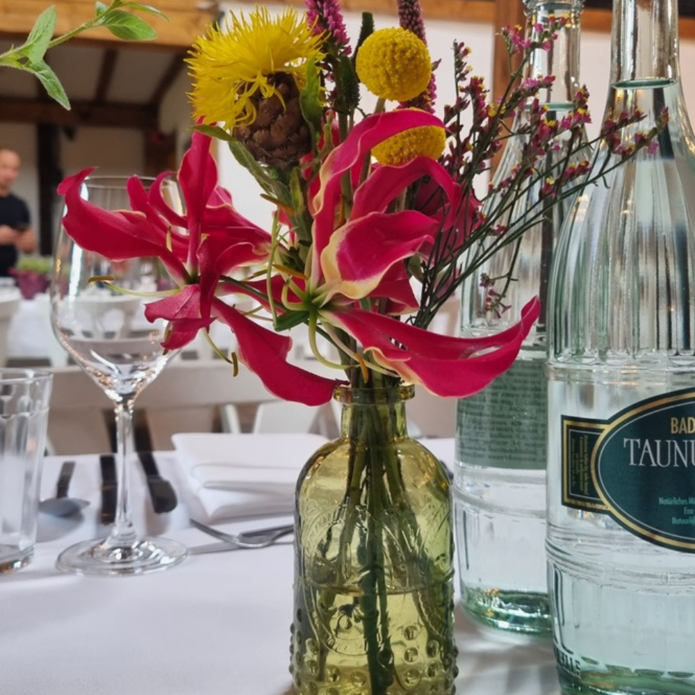 Glasflaschen-Vase mit Struktur Weiß & Grün 4 Varianten