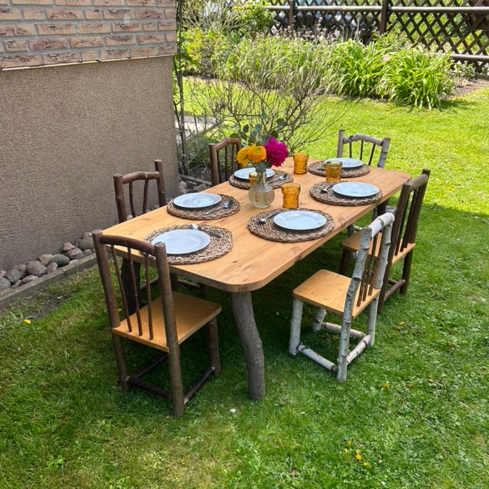 Kindertisch mit Stühlen – weiß – zur Miete
