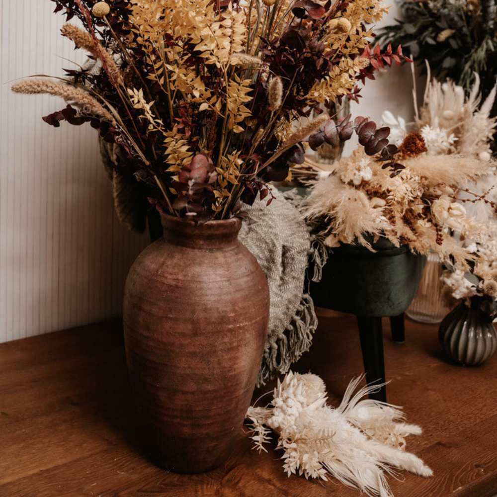 Große Terrakotta-Vase Braun im Vintage-Stil mieten