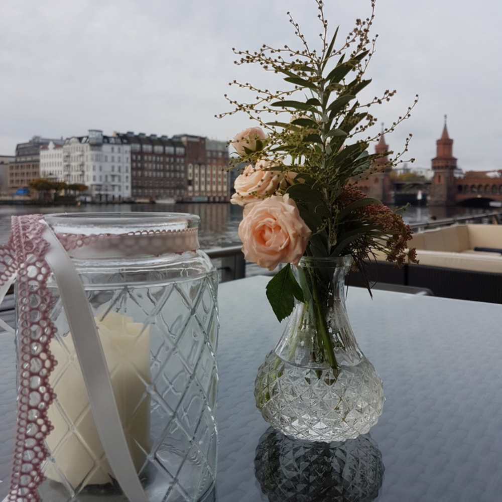 Glasvase Tropfenform – Rautenschliff – klar