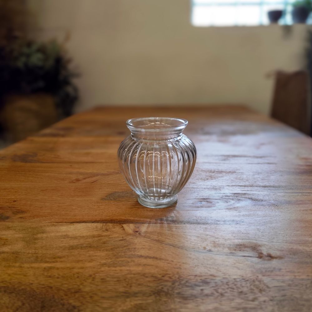 Glasvase mit Rillen 18 × 18 cm – strukturierte Tischvase
