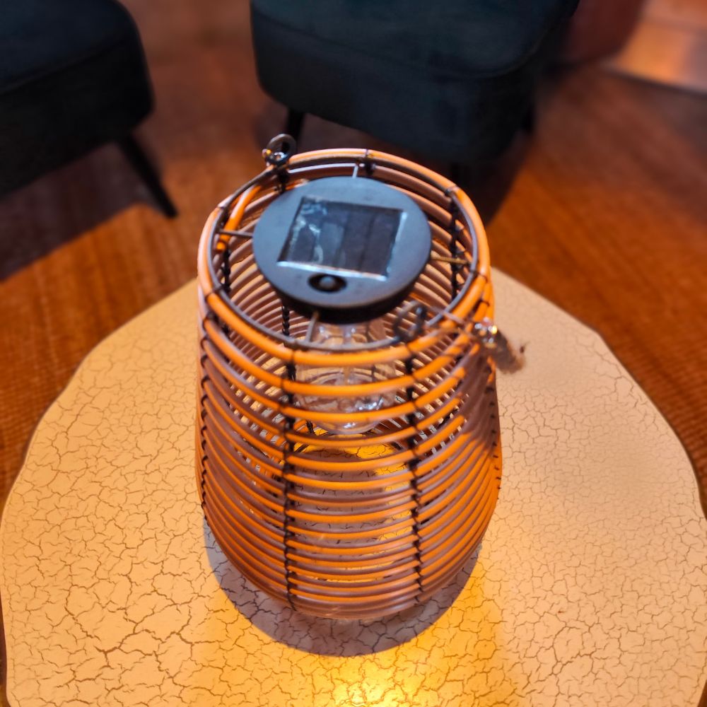 Bauchiges Rattan-Windlicht Solar