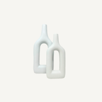 Keramikvase Weiß – skulpturale Form – 2 Größen