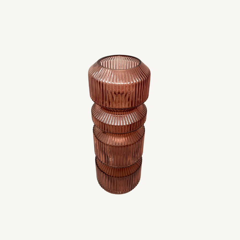 Designvase Rot – gerippte Glasstruktur – skulpturale Form