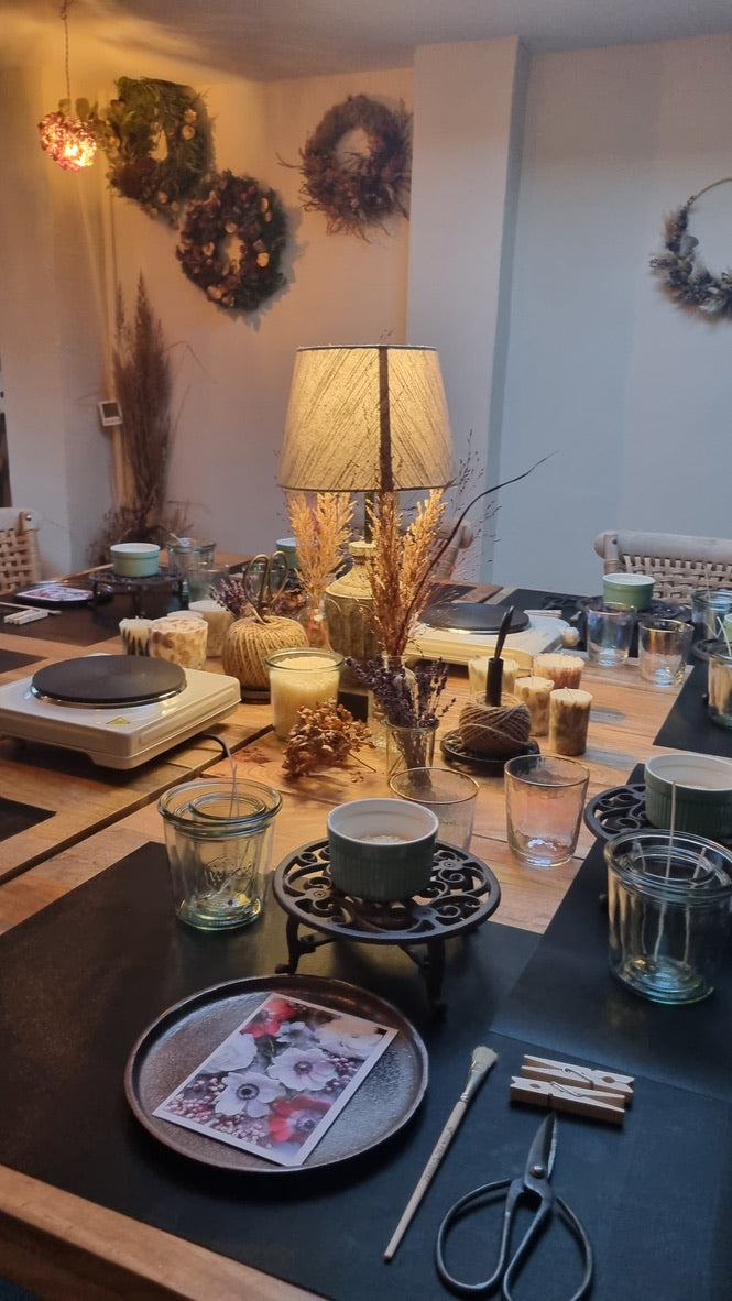 DIY Kerzen Workshop Berlin – Kerzen mit Sojawachs Trockenblumen herstellen