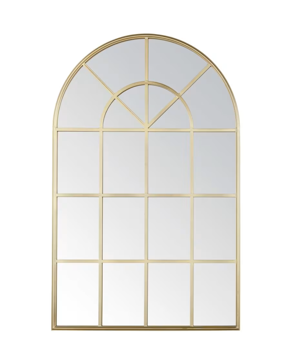 Goldener Bogenspiegel in Fensteroptik – Sprossenspiegel im Atelierstil